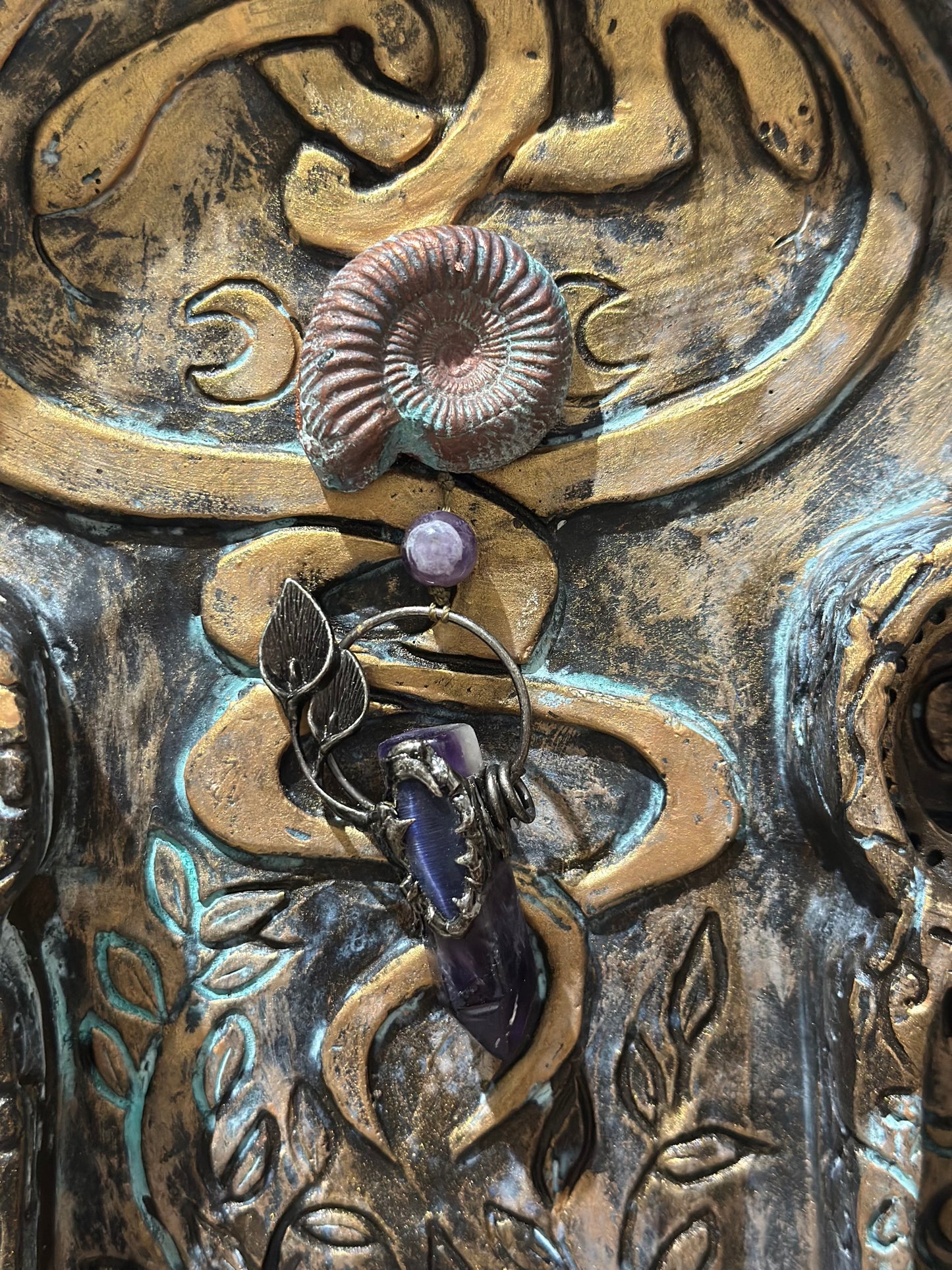 🔮 Crystal Talisman – Ammonite, Amethyst & Cat’s Eye