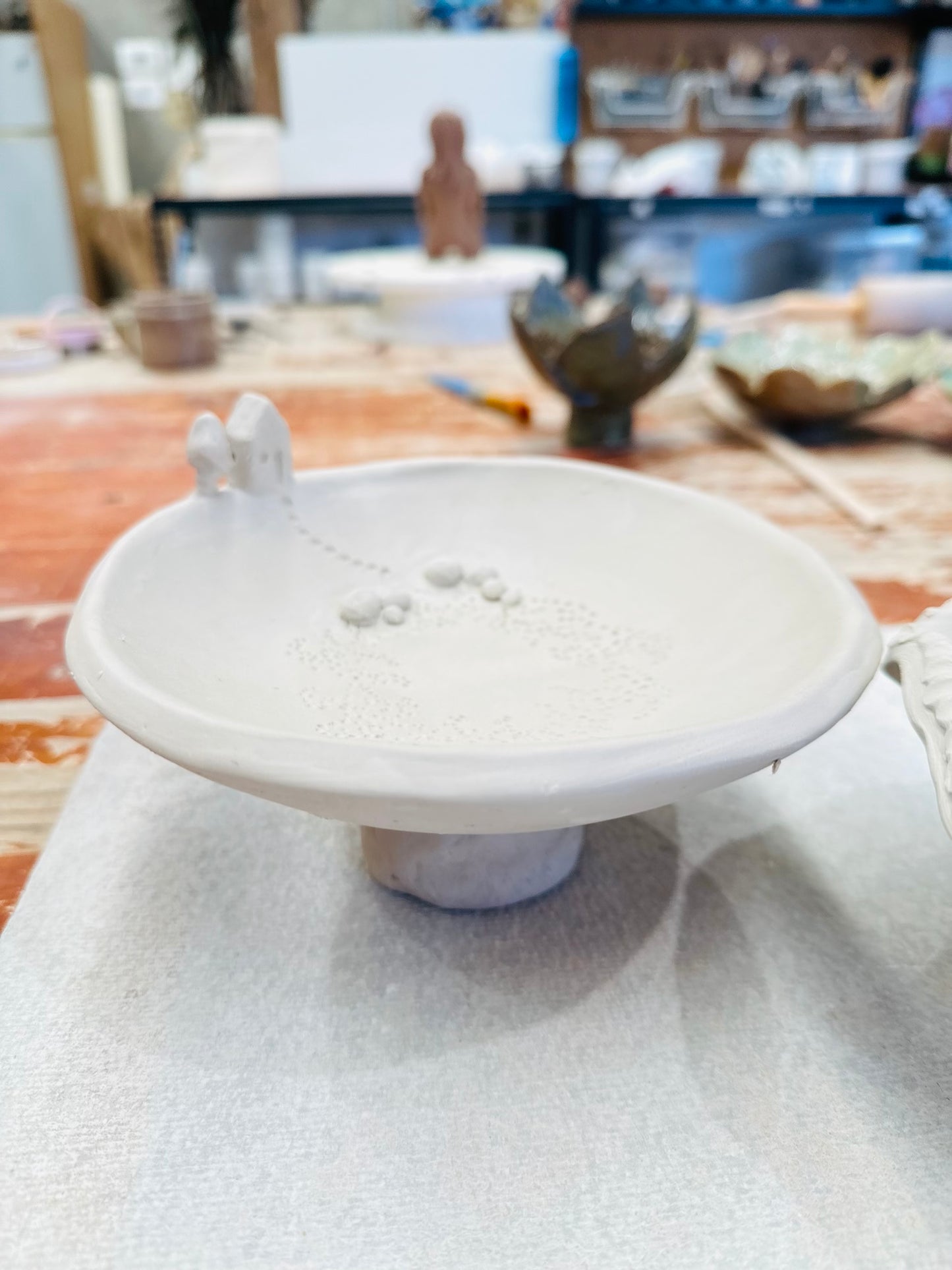 Tuesday 25th Nov 10am-12noon- Hand built bowls Pottery Workshop.