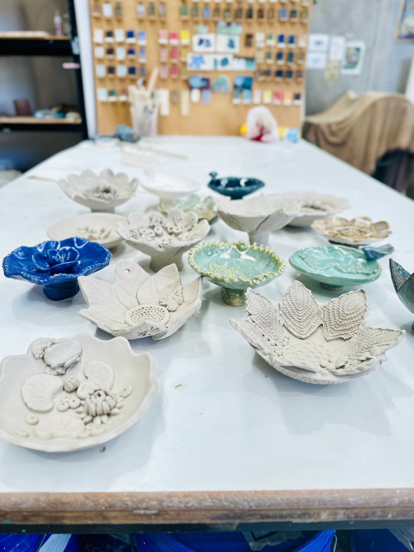 Tuesday 25th Nov 10am-12noon- Hand built bowls Pottery Workshop.