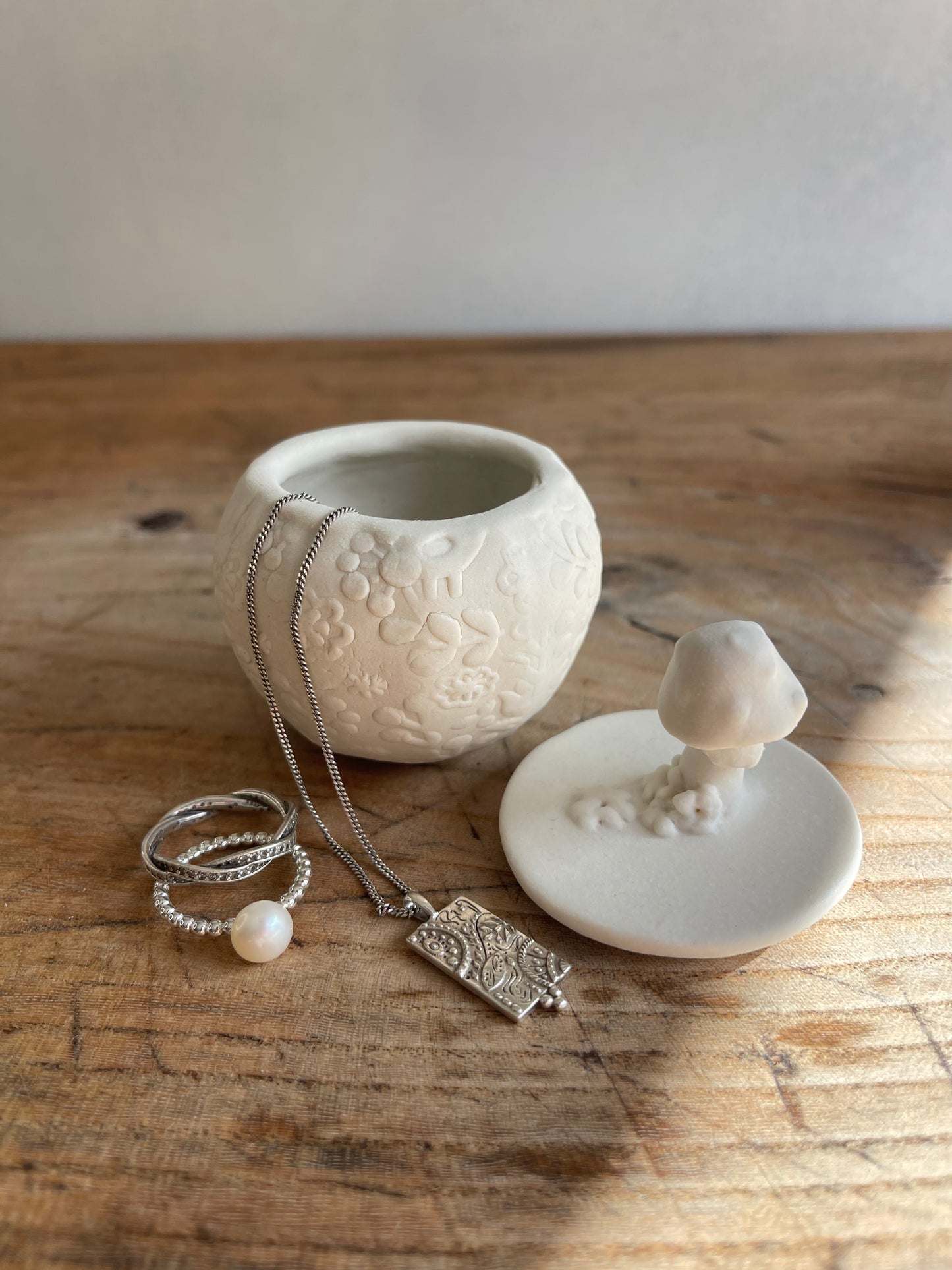 Sat 16th Aug 1-3pm - “Treasure Keepers” – Create Your Own Lidded Porcelain Box with Sandra Noa