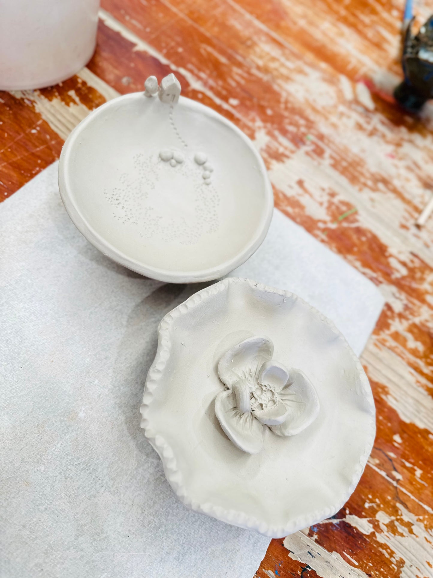 Tuesday 25th Nov 10am-12noon- Hand built bowls Pottery Workshop.