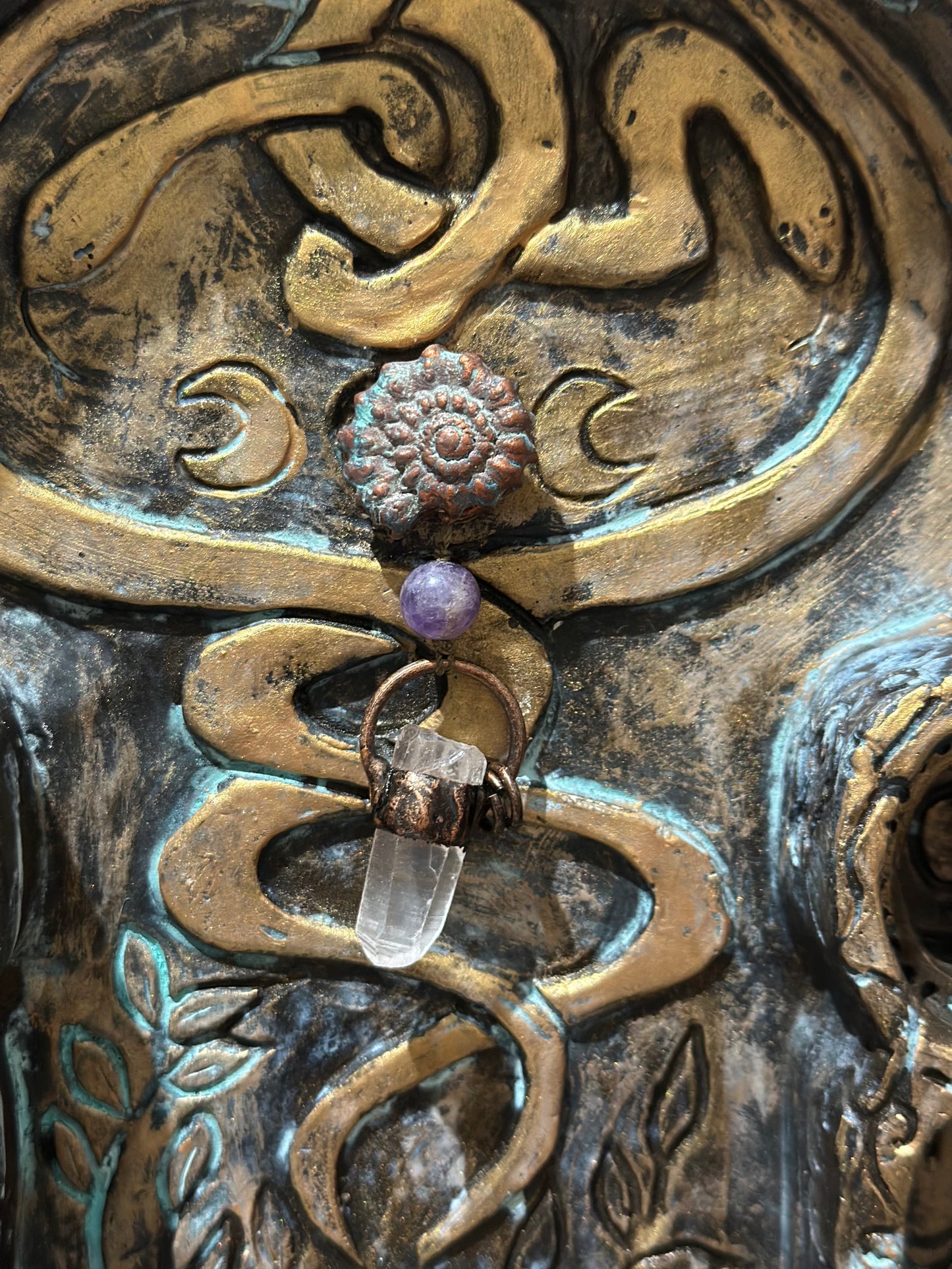 🔮 Crystal Talisman – Ammonite, Amethyst & Quartz Point