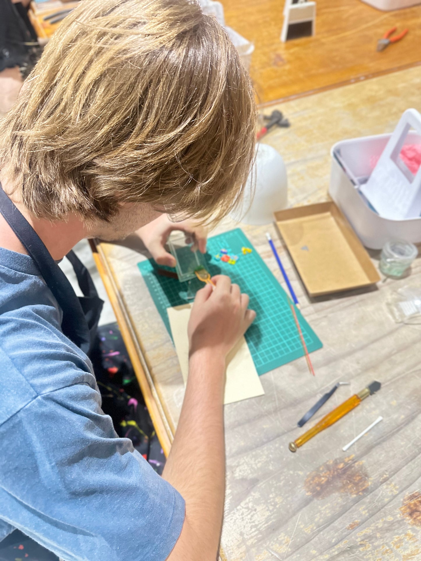 Sat 29th Nov 10am-12noon - HOT GLASS ART! Festive Fused Glass Christmas Decorations Workshop