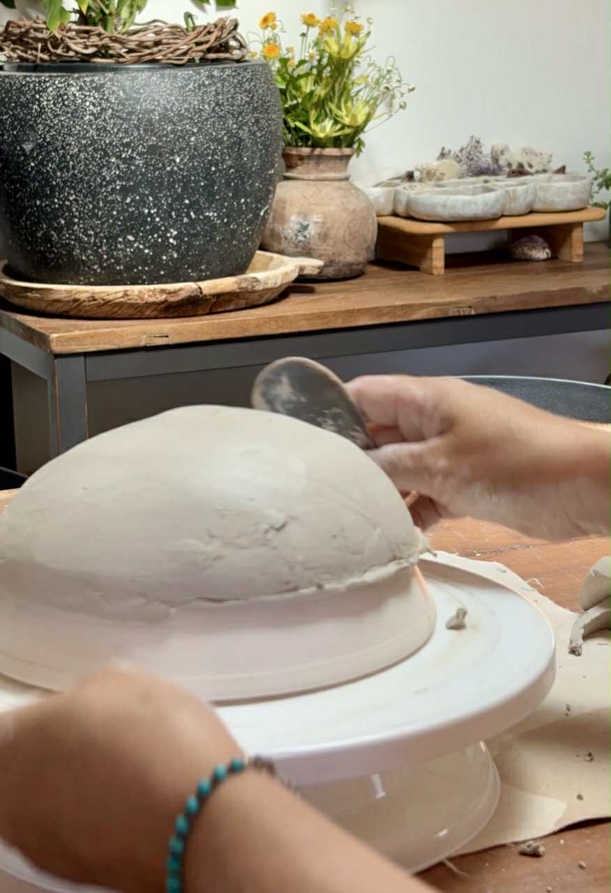 Tuesday 25th Nov 10am-12noon- Hand built bowls Pottery Workshop.