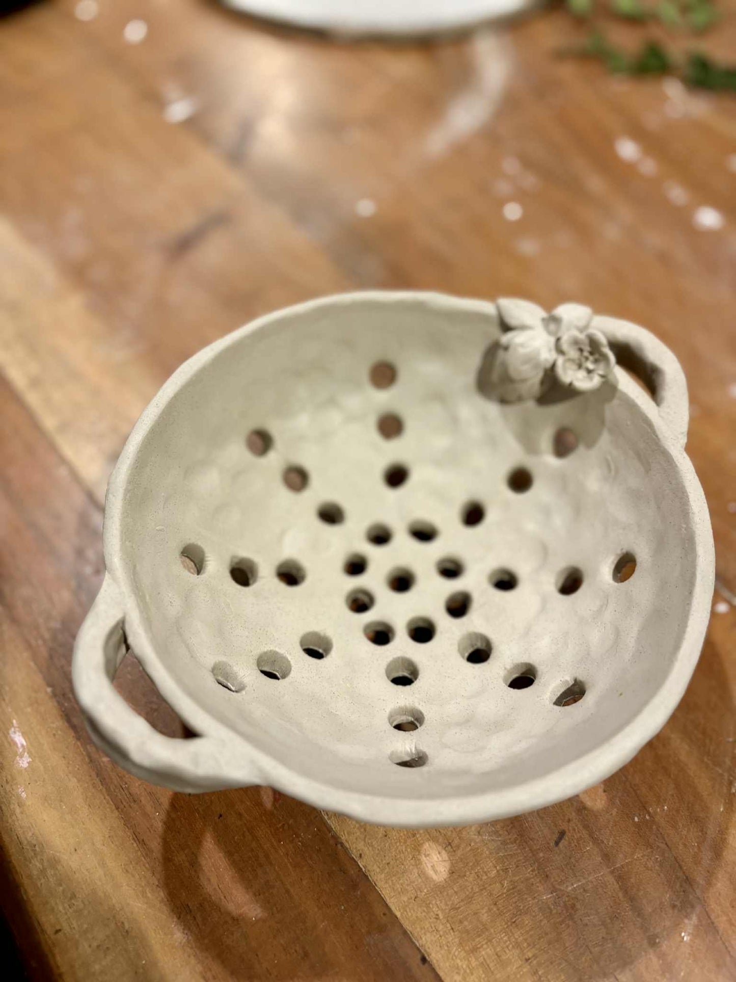 Tuesday 25th Nov 10am-12noon- Hand built bowls Pottery Workshop.