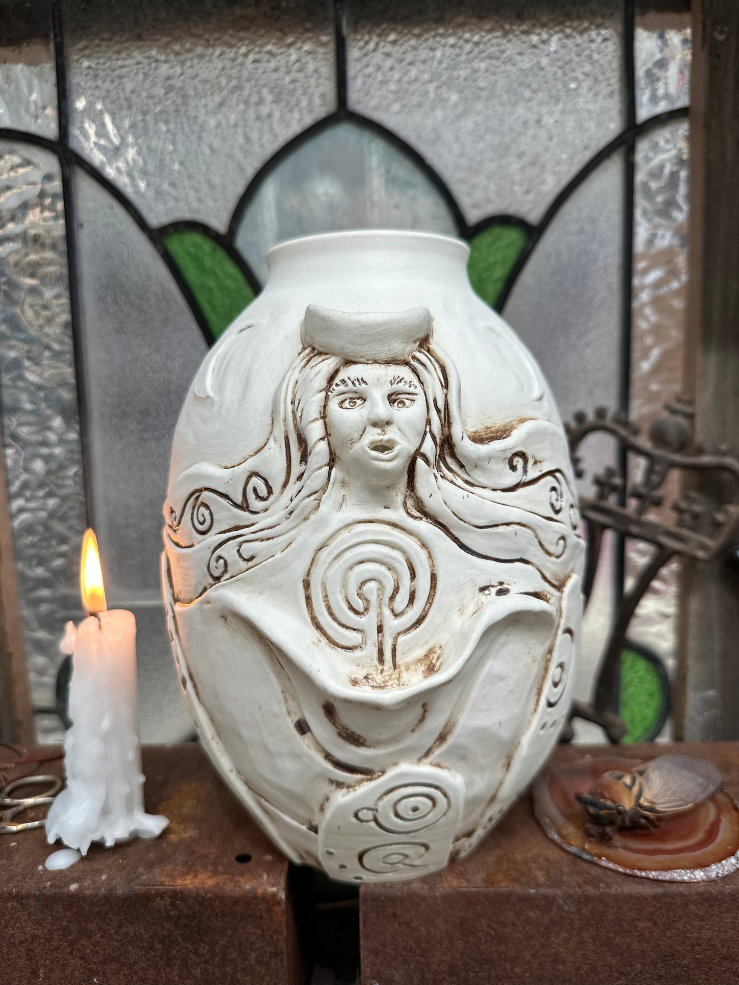 🌿 Keeper of the Labyrinth - Porcelain Vase