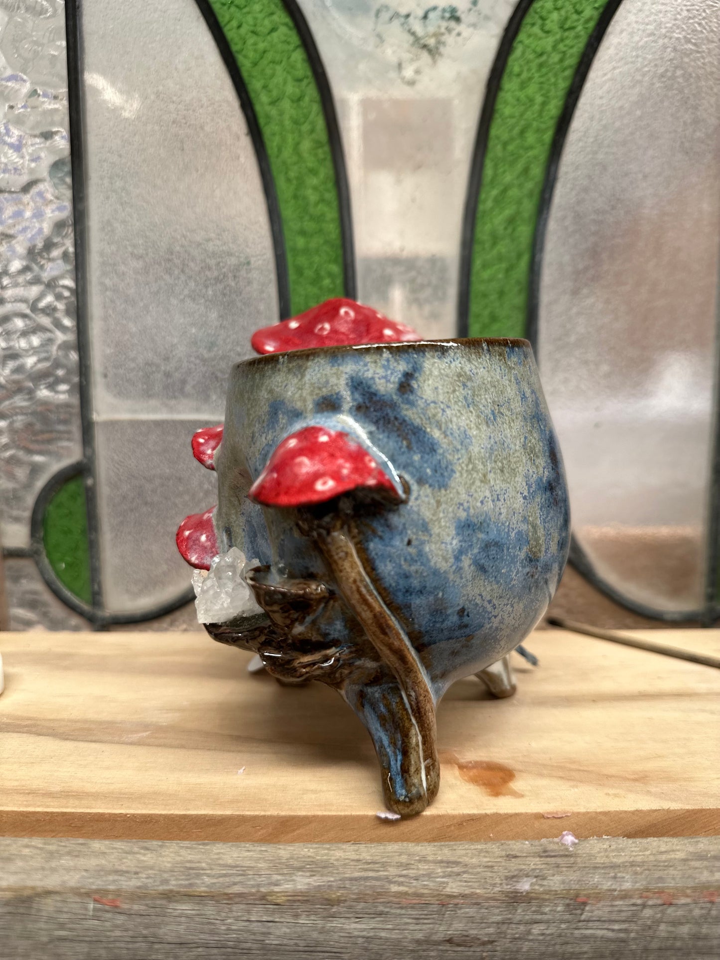 Cauldron Crystal Cup – Quartz Points