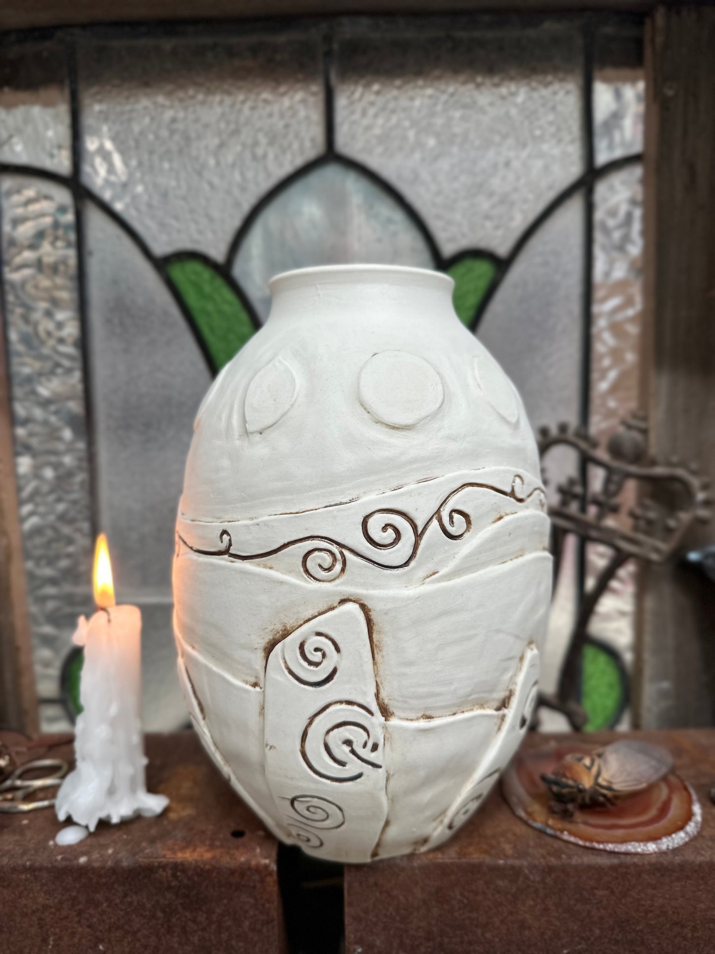 🌿 Keeper of the Labyrinth - Porcelain Vase