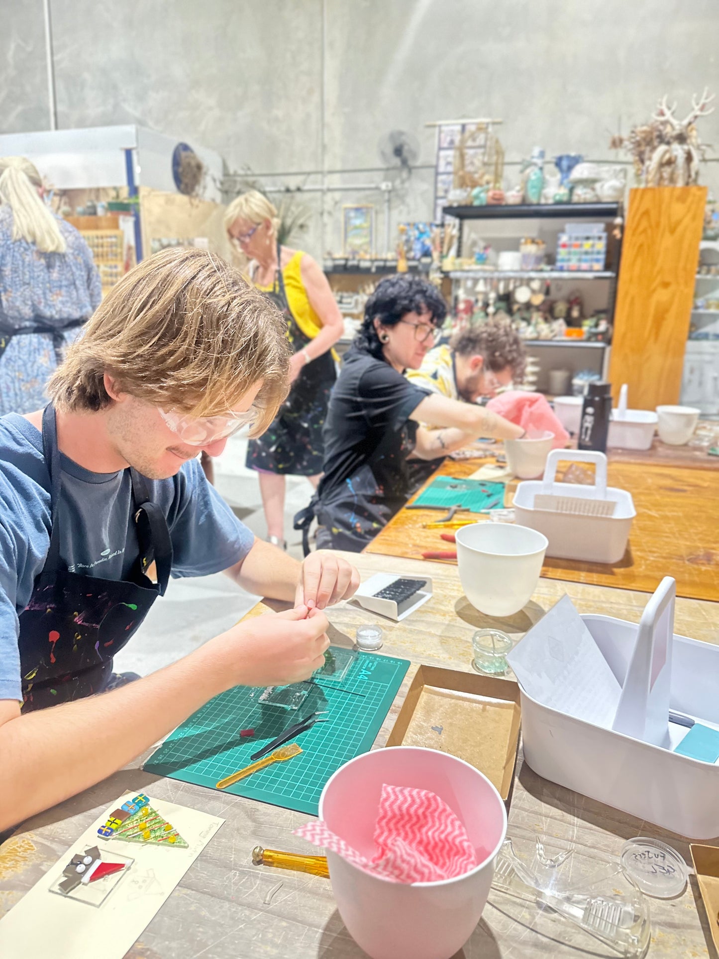 HOT GLASS ART! Sunday 9th February 10am-12noon - Be My Valentine - Glass fused Hearts and Flowers