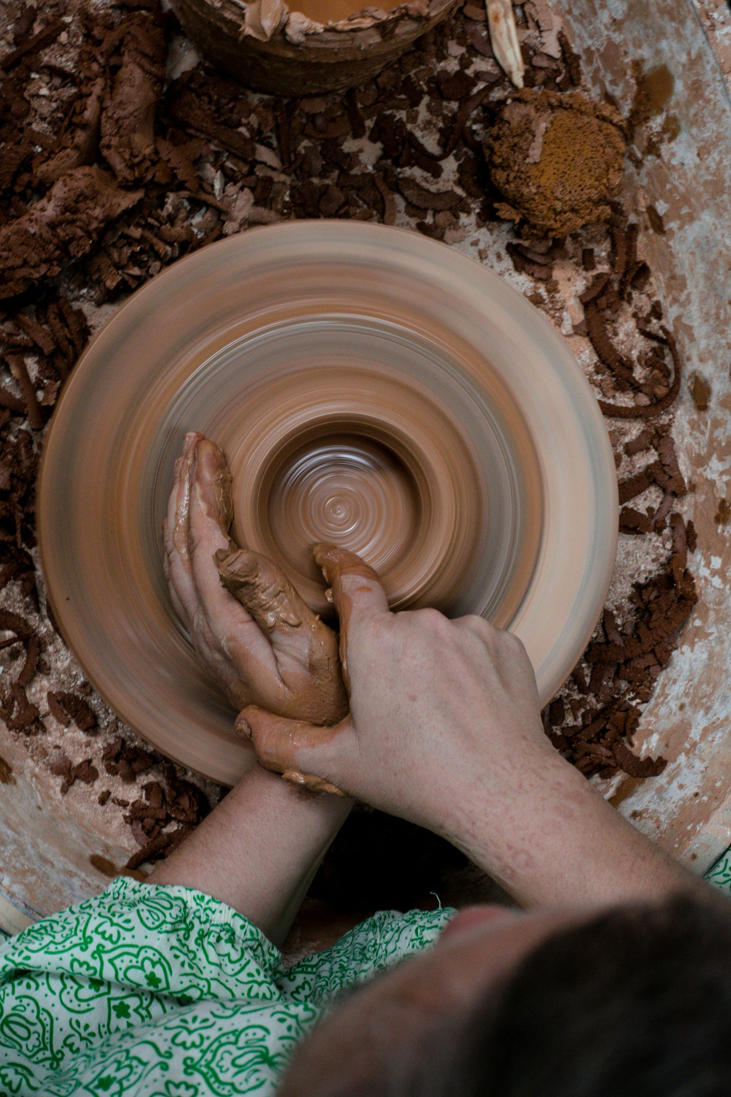 Friday 30th May 3-5.30pm - Beginners Pottery Wheel Throwing with Roxanne - 6 Week Course